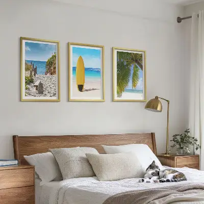 Set od 3 slike u okviru s motivom plaže, valova i palmi