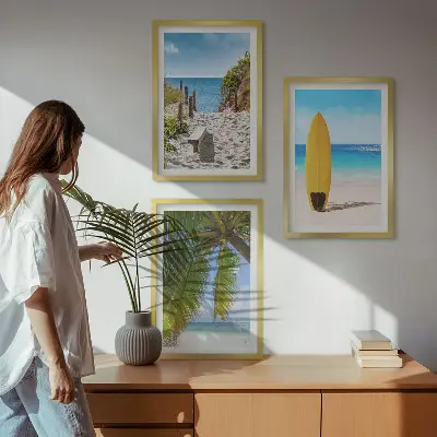Set od 3 slike u okviru s motivom plaže, valova i palmi