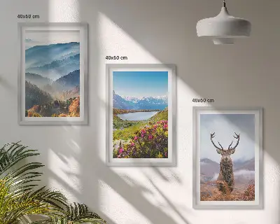 Set 3 slike u okviru priroda s jelenom uz planinsko jezero