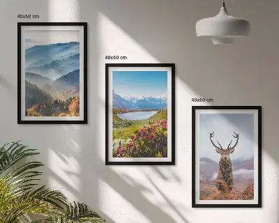 Set 3 slike u okviru priroda s jelenom uz planinsko jezero