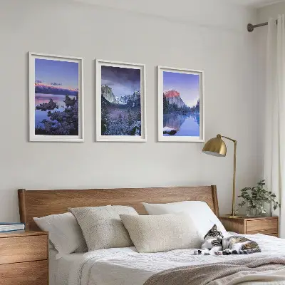 Triptih u okviru planinski krajolici sa zalaskom sunca iznad vode
