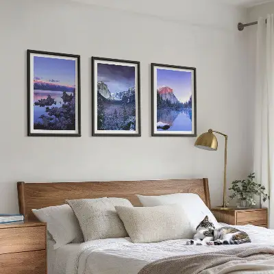 Triptih u okviru planinski krajolici sa zalaskom sunca iznad vode