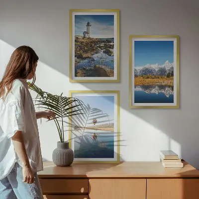 Triptih u okviru pogled na prirodu sa svjetionikom, planinama i balonom