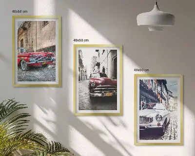 Set od 3 slike u okviru klasični automobili u gradovima