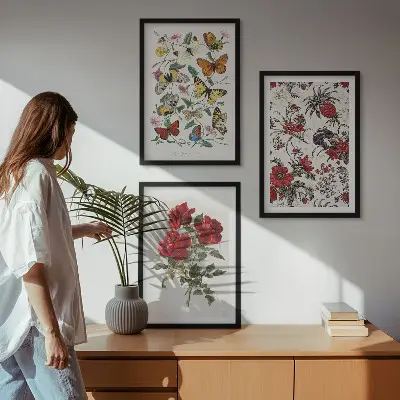 Set od 3 slike u okviru s motivom leptira, cvijeća i crvenih ruža