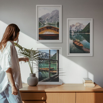 Set 3 slike u okviru Prozor za čamce na planinskom jezeru