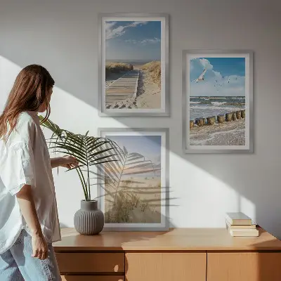 Triptih u okviru plaža s pijeskom, valovima, nebom i pticama