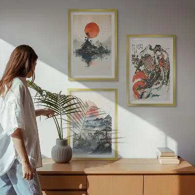 Zidna galerija slike u japandi stilu s motivima iz Azije