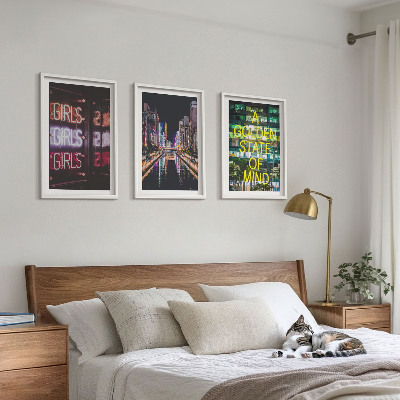 Set 3 slike u okviru Neonski znakovi rijeke noću