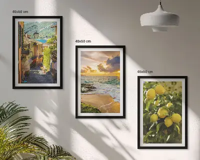 Zidna galerija ulice, more, plaža i stabla citrusa