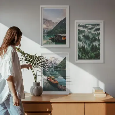 Triptih u okviru planinsko jezero s brodom, šumom i maglom