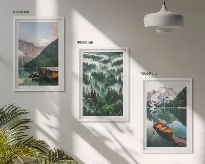 Triptih u okviru planinsko jezero s brodom, šumom i maglom