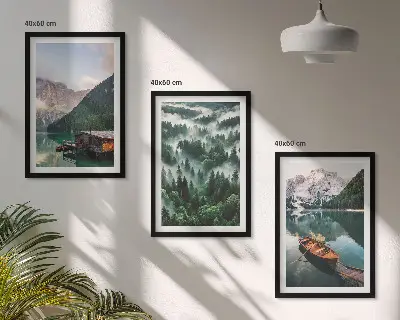 Triptih u okviru planinsko jezero s brodom, šumom i maglom