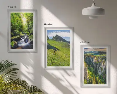 Set od 3 slike u okviru zelene planine i šumska vodopadna scena
