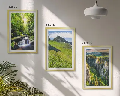 Set od 3 slike u okviru zelene planine i šumska vodopadna scena