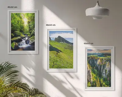 Set od 3 slike u okviru zelene planine i šumska vodopadna scena