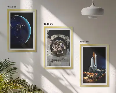 Set od 3 slike u okviru raketa, astronaut, svemir i Zemlja