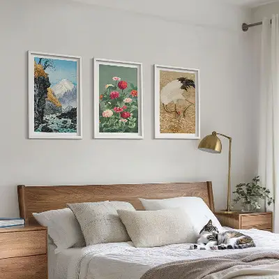 Set od 3 slike u okviru planinski krajolik s rijekom cvijećem i ždralovima