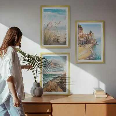 Set od 3 slike u okviru motivi krajolika plaže, litice i grada
