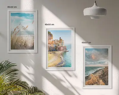 Set od 3 slike u okviru motivi krajolika plaže, litice i grada