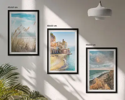 Set od 3 slike u okviru motivi krajolika plaže, litice i grada