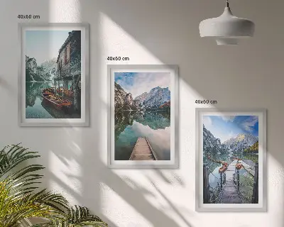 Zidna galerija drveni brodovi u planinskom jezerskom krajoliku