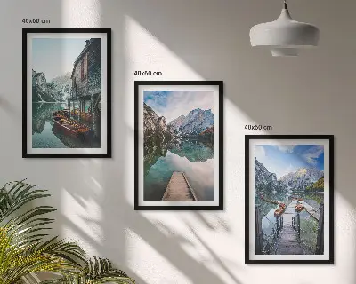 Zidna galerija drveni brodovi u planinskom jezerskom krajoliku