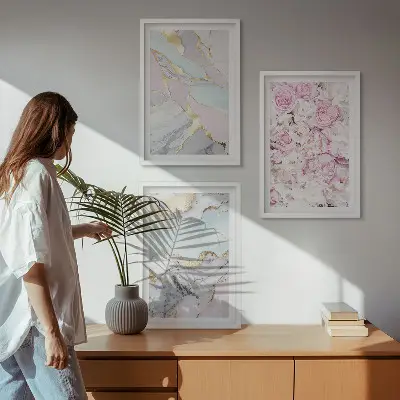 Zidna galerija ružičasti mramorni cvjetovi u pastelnim tonovima