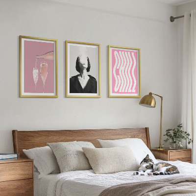 Set 3 slike u okviru Elegantni portret opuštanja u šampanjcu