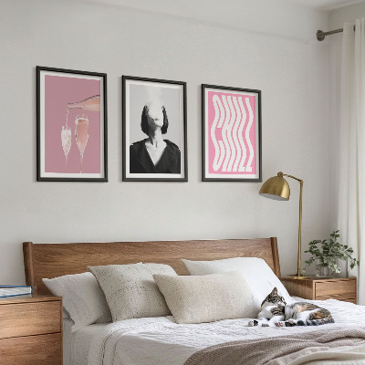 Set 3 slike u okviru Elegantni portret opuštanja u šampanjcu