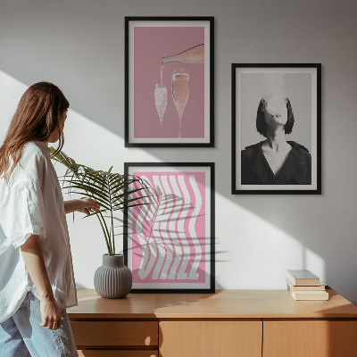 Set 3 slike u okviru Elegantni portret opuštanja u šampanjcu