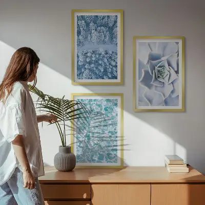 Triptih u okviru zimska šuma s motivom plavog cvijeta i vode