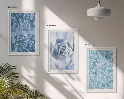 Triptih u okviru zimska šuma s motivom plavog cvijeta i vode