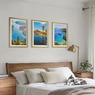 Zidna galerija palme uz more i plava voda