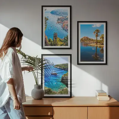 Zidna galerija palme uz more i plava voda