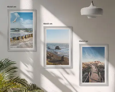 Set od 3 slike u okviru plaža s valovima, nebom i šetnicom na molu