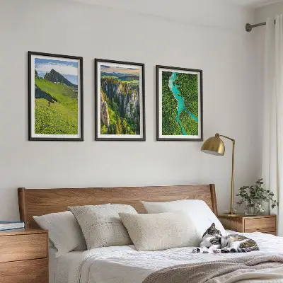 Zidna galerija zelene planine, rijeka i stijene