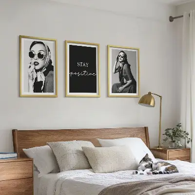 Zidna galerija elegantni portreti žena s naočalama