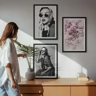 Elegantni portreti žena s cvijećem triptih u okviru