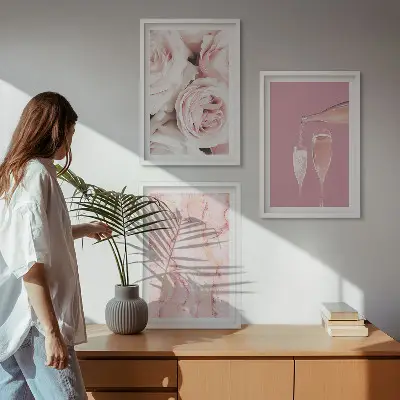 Zidna galerija mramorna pozadina sa šampanjskim ružama
