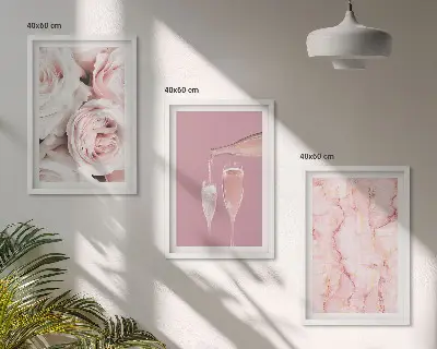 Zidna galerija mramorna pozadina sa šampanjskim ružama