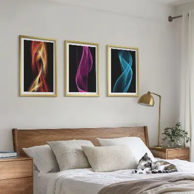 Zidna galerija neonske valovite linije na tamnoj pozadini