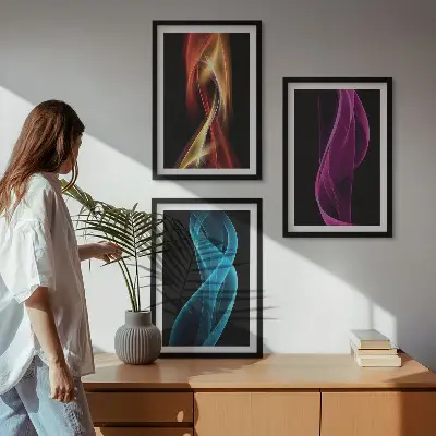Zidna galerija neonske valovite linije na tamnoj pozadini