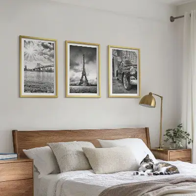 Set 3 slike u okviru pogled na grad s mostovima i Eiffelovim tornjem
