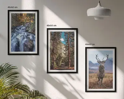 Zidna galerija s motivom vodopada, šume, planine i jelena u prirodi