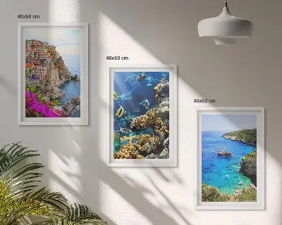 Set od 3 slike u okviru pogled na more sa šarenim kućama