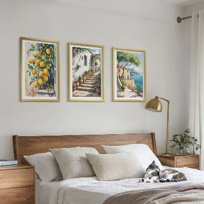 Zidna galerija limuni, cvijeće i pogled na more