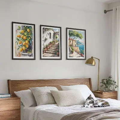 Zidna galerija limuni, cvijeće i pogled na more