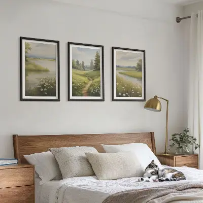 Proljetni krajolik riječne livade triptih u okviru