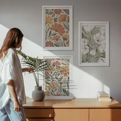 Zidna galerija s uzorkom cvijeća u narančastoj i zelenoj boji